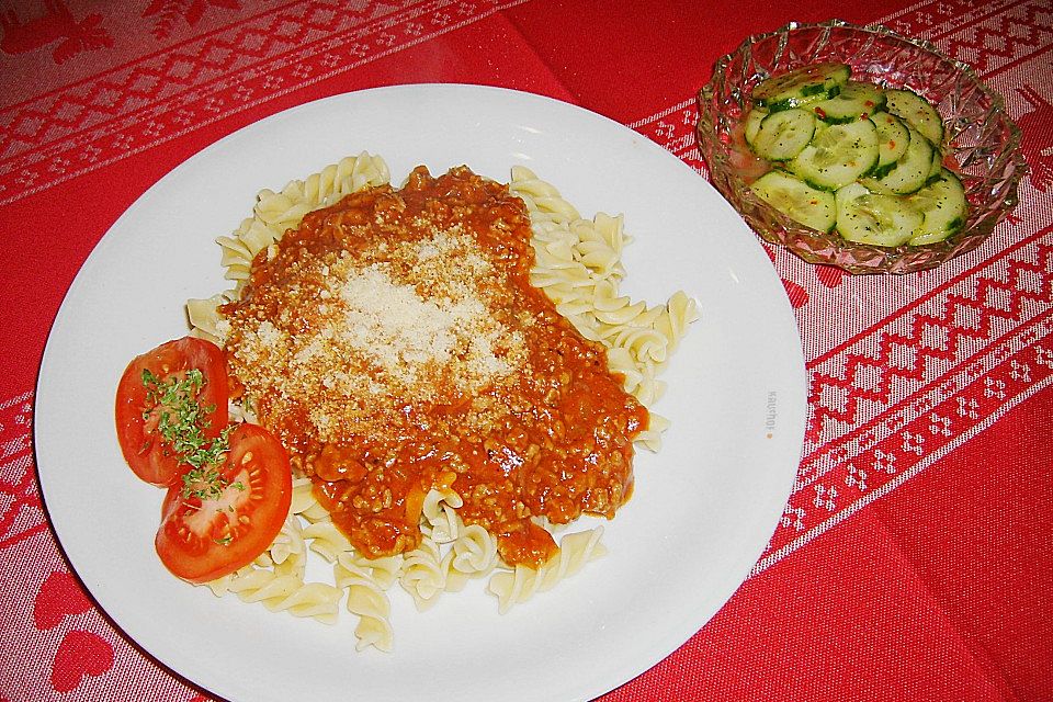 Nudeln mit Bolognese