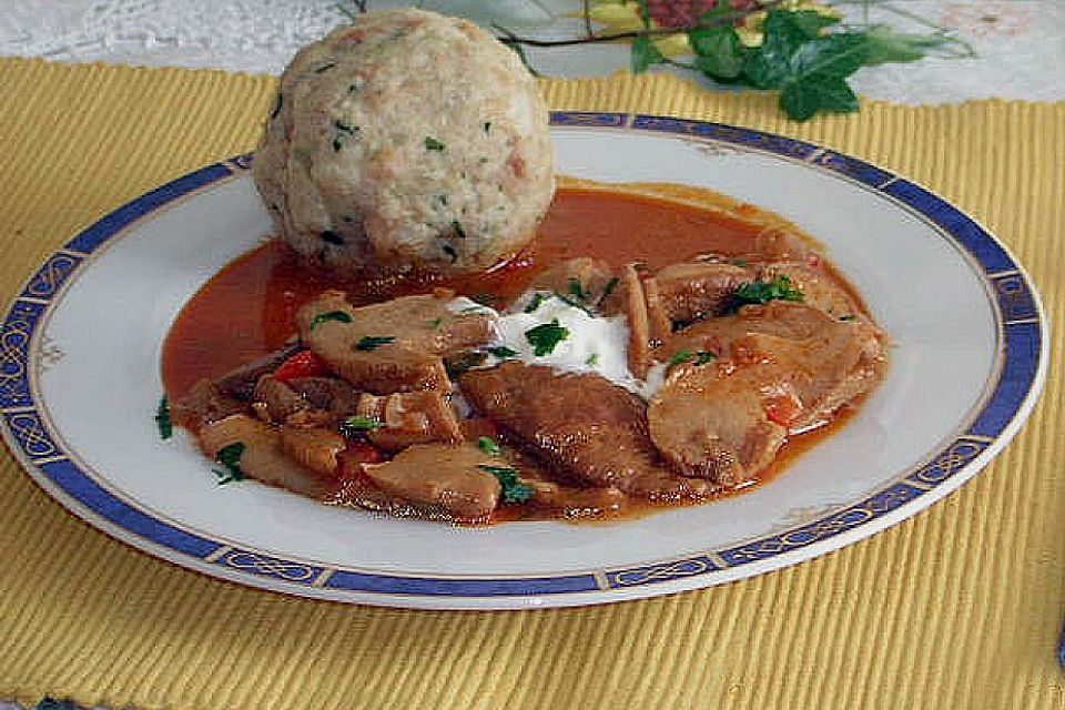 Steinpilzgulasch