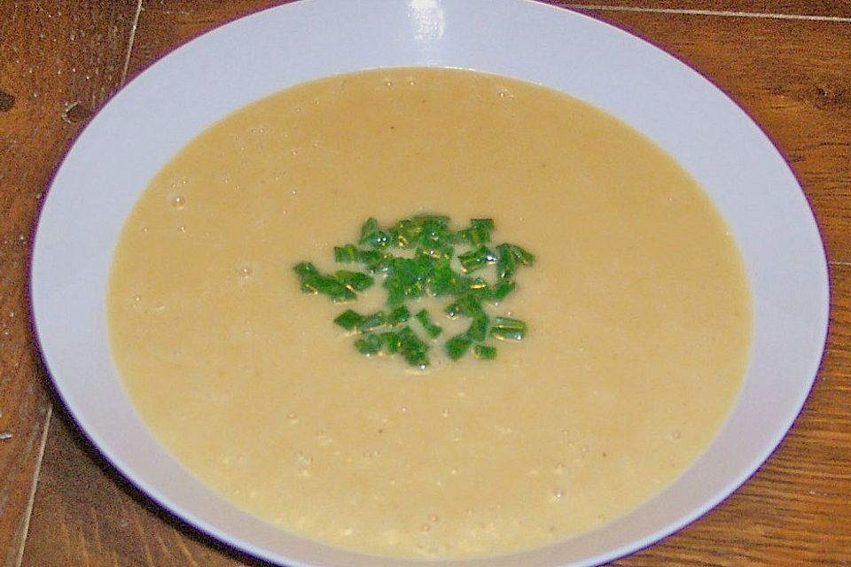 Cremige Suppe mit Wintergemüse