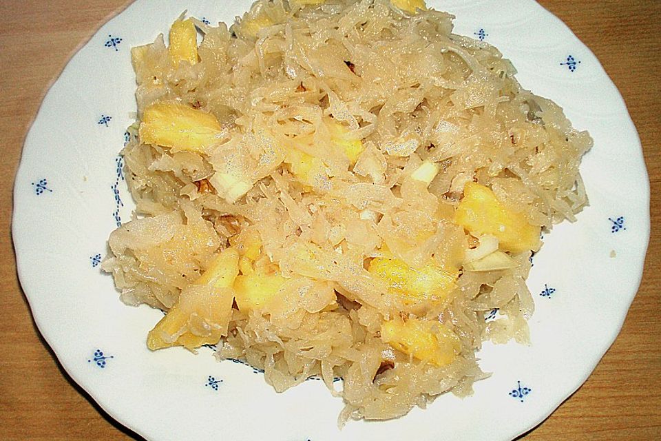 Sauerkrautsalat mit Ananas