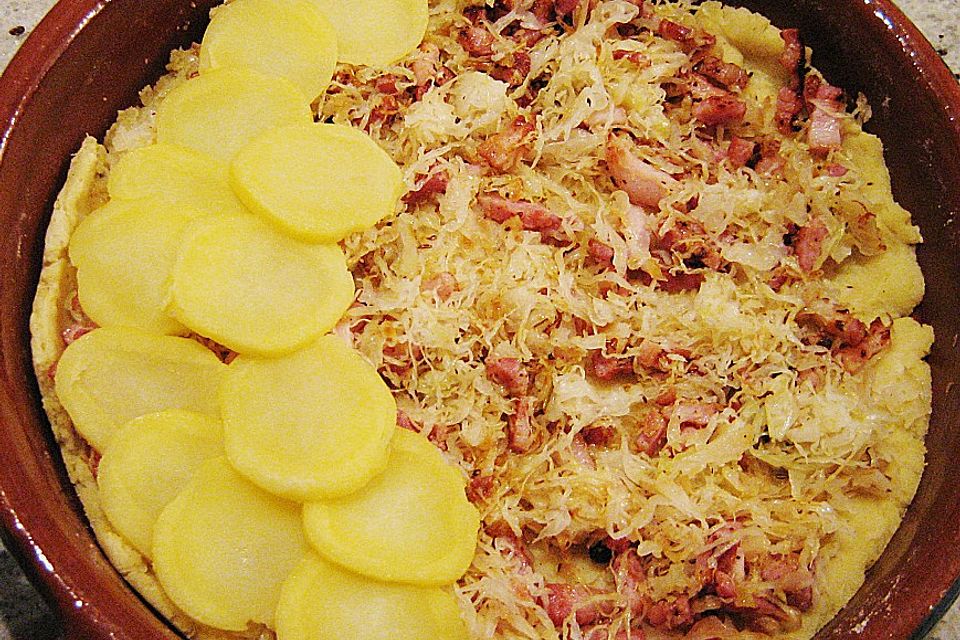 Kartoffel - Quiche mit Sauerkraut