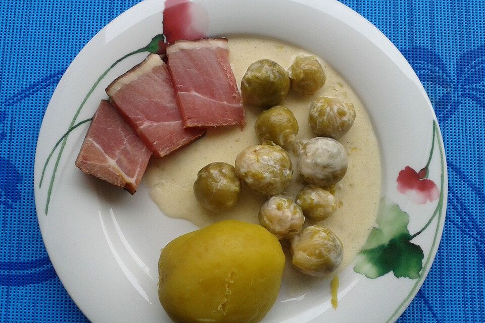 Rosenkohl mit Käsesauce