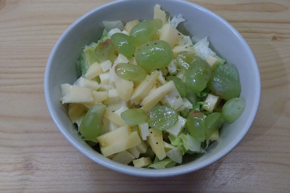 Käse - Trauben - Salat