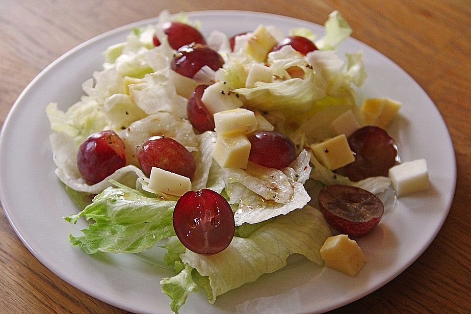 Käse - Trauben - Salat