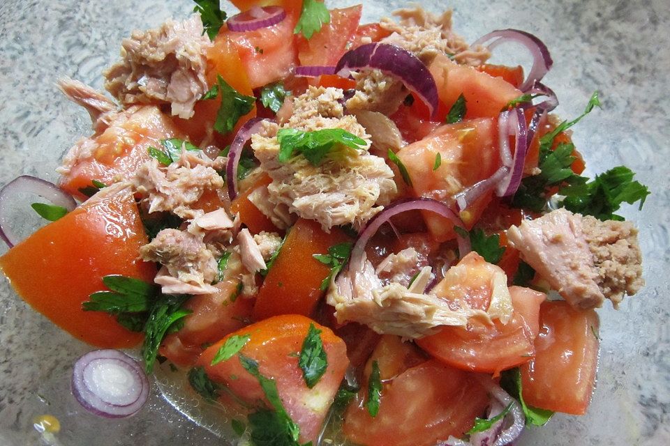 Thunfischsalat mit Tomate