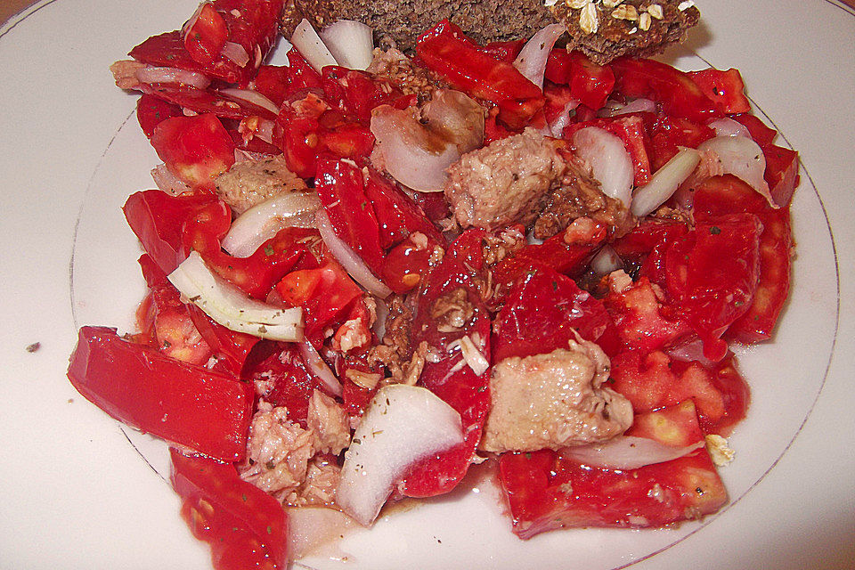 Thunfischsalat mit Tomate