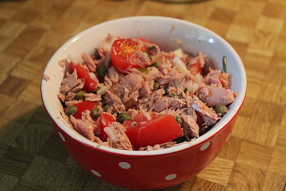 Thunfischsalat mit Tomate