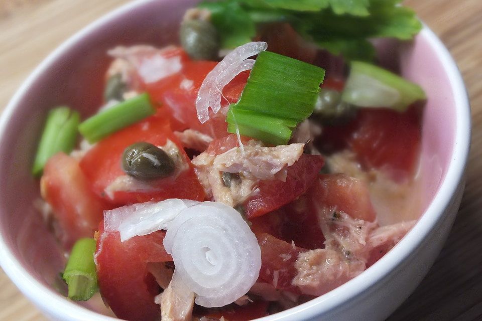 Thunfischsalat mit Tomate