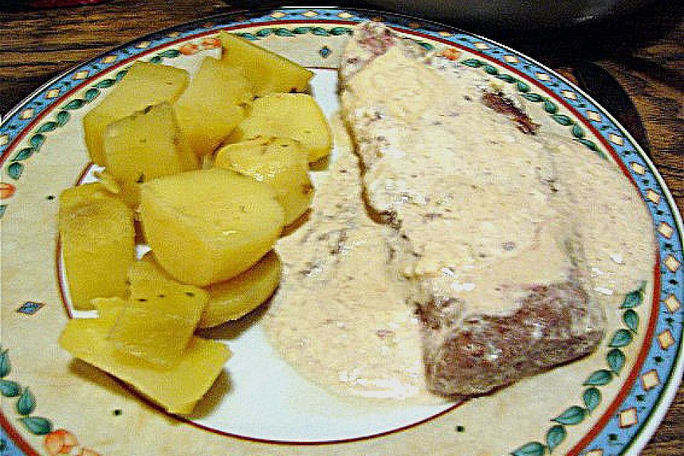 Rindersteak mit Knoblauch - Schmandsoße