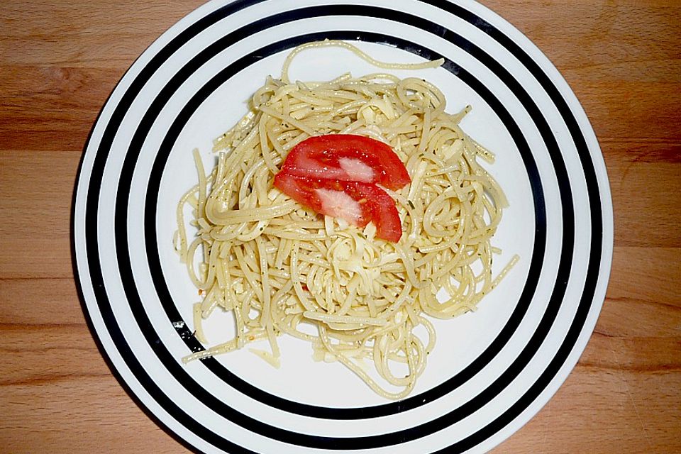 Spaghetti - Käse - Salat