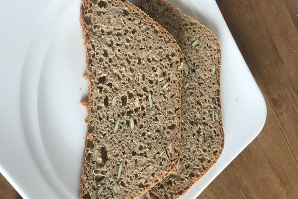 Dinkel - Buchweizenbrot im Römertopf