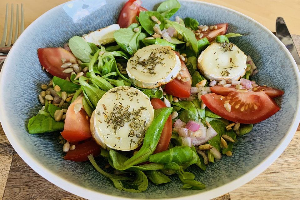 Feldsalat mit Ziegenkäse - Talern