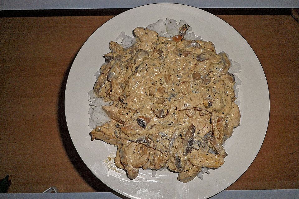 Hähnchengeschnetzeltes mit Champignons