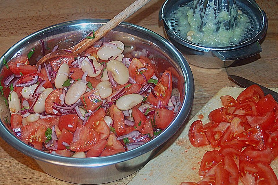 Bohnen-Tomatensalat