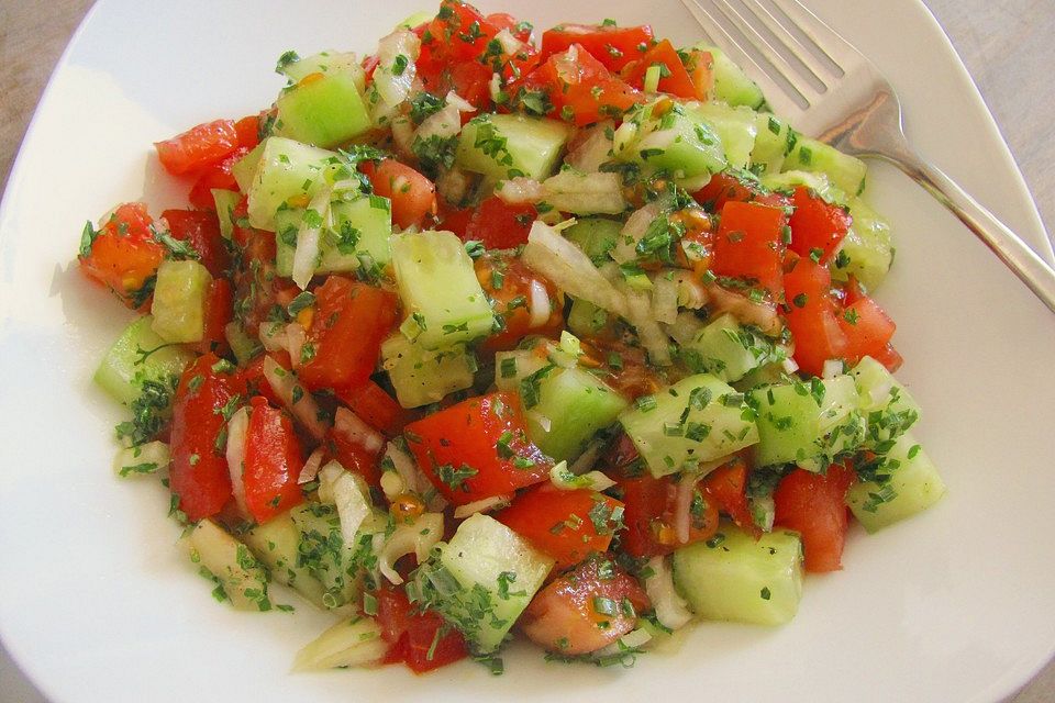 Gurken-Tomatensalat