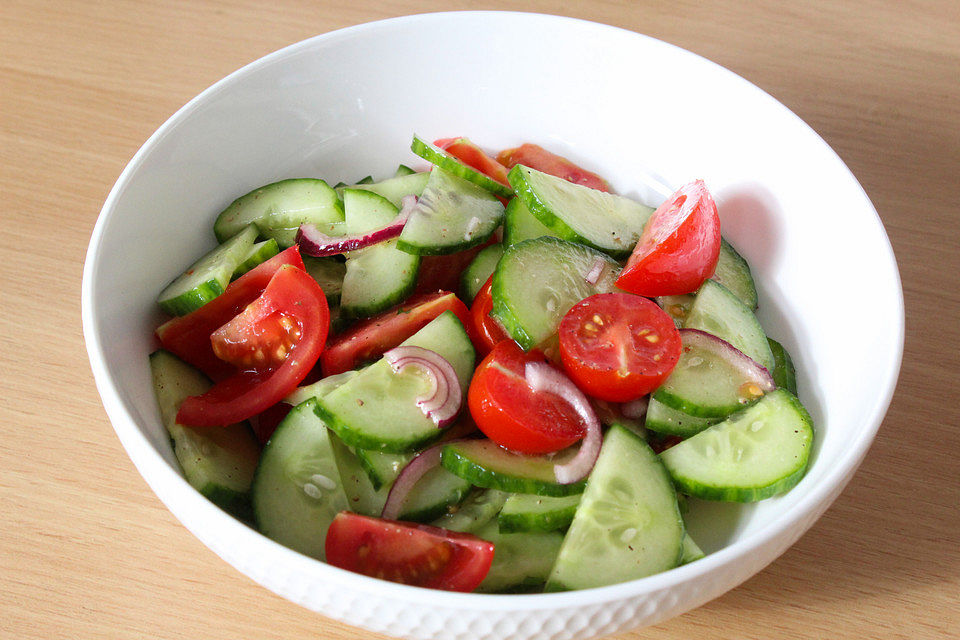 Gurken-Tomatensalat