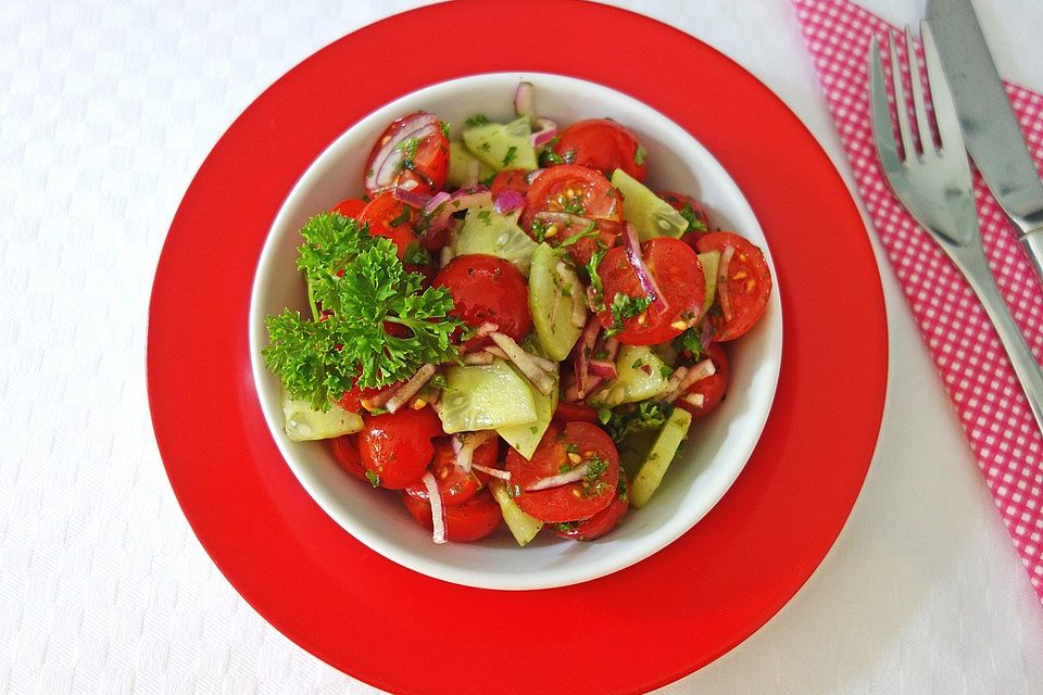 Gurken-Tomatensalat