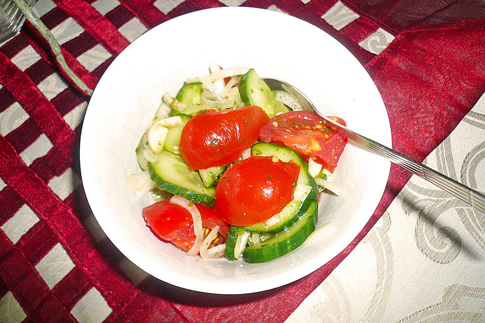 Gurken-Tomatensalat