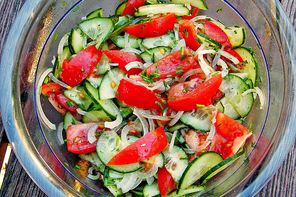 Gurken-Tomatensalat