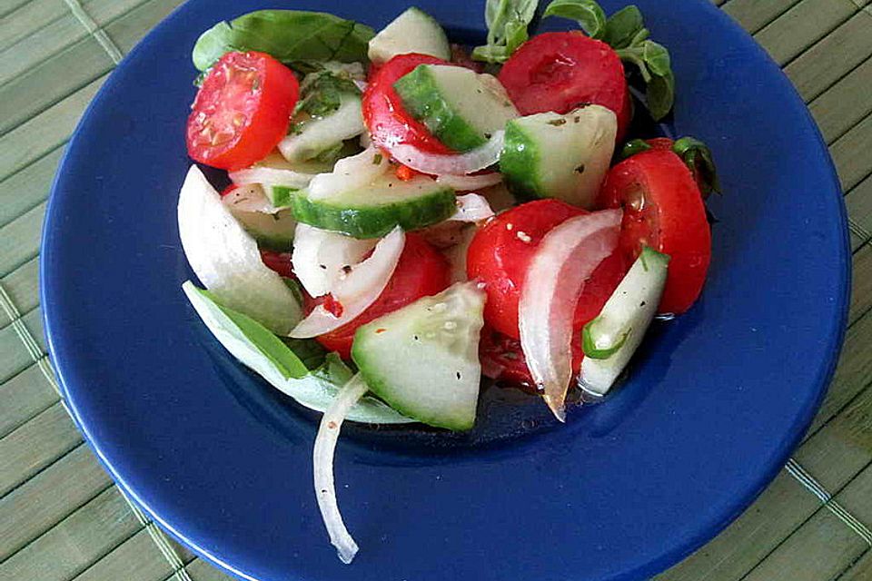 Gurken-Tomatensalat