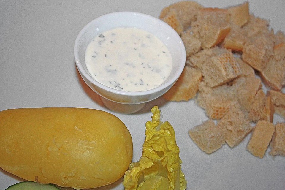 Kartoffeln mit drei Dips