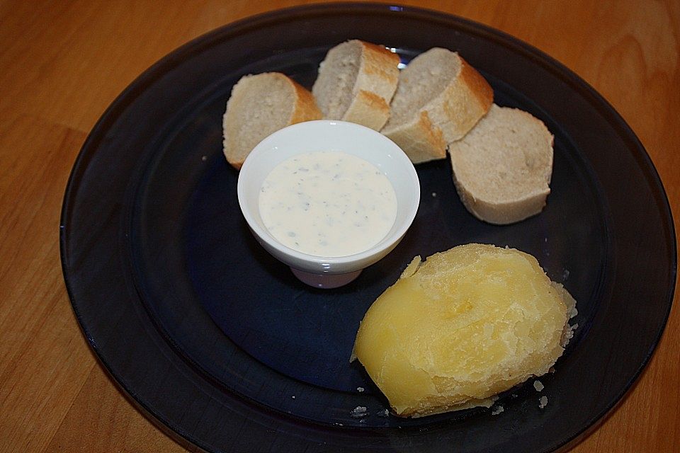 Kartoffeln mit drei Dips