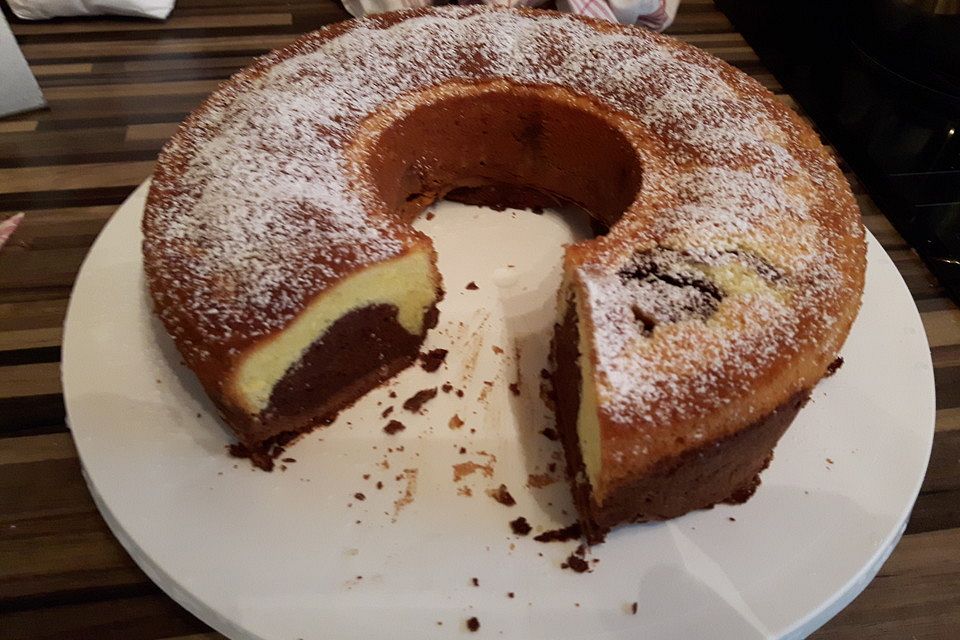 Saftiger Marmorkuchen