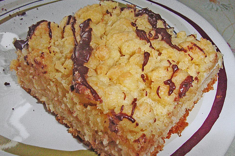 Schmandstreuselkuchen mit Kokosflocken