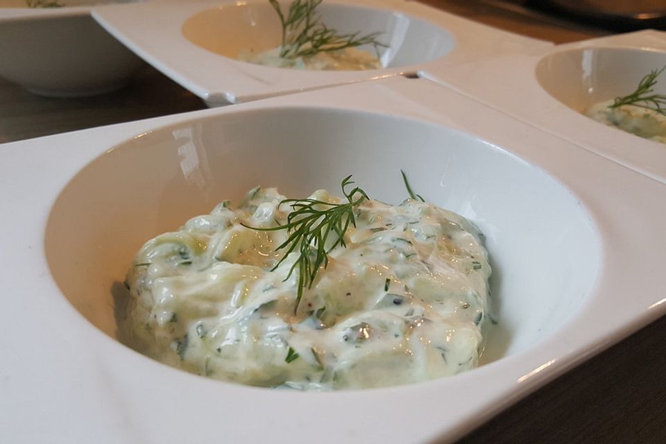 Gurkensalat mit Dill