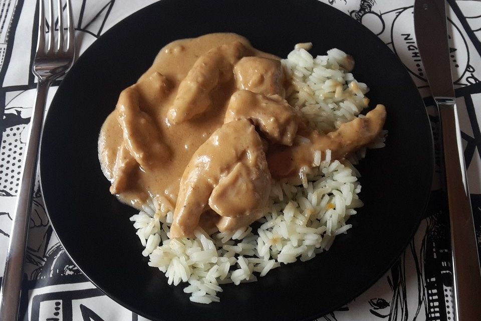 Hähnchen-Saté mit Erdnusssauce