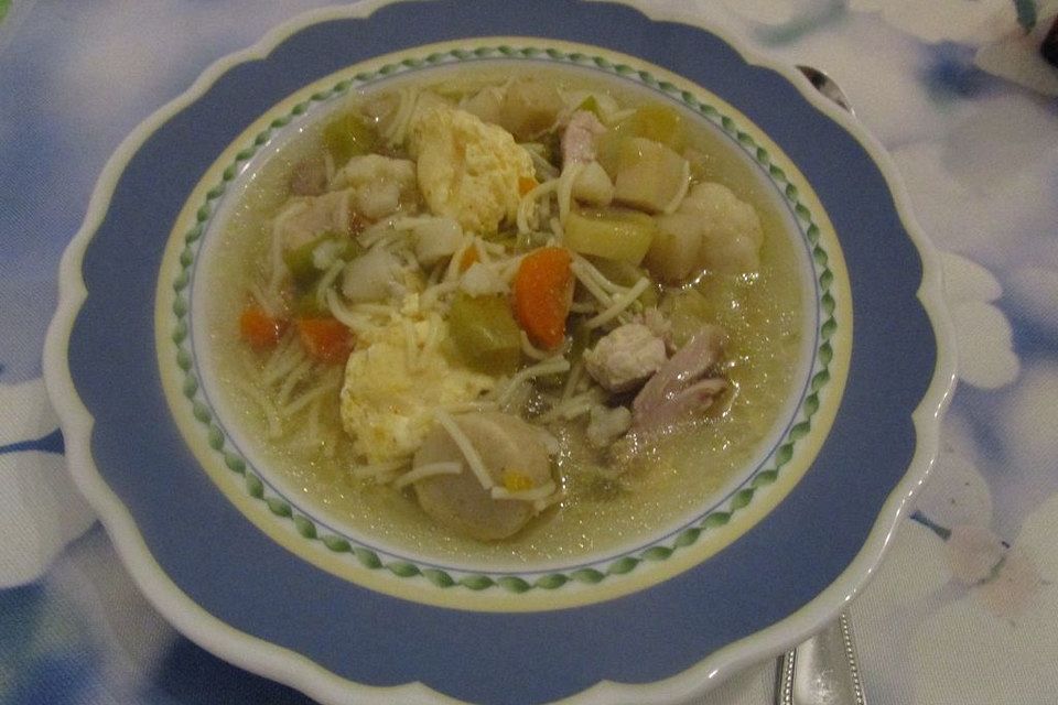 Omas Hühnersuppe