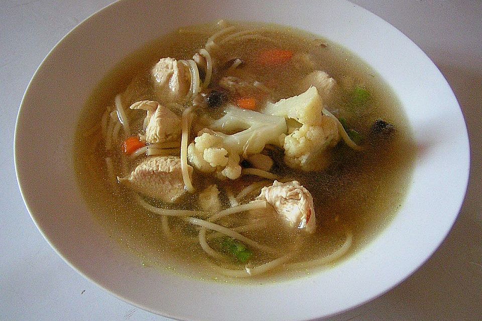 Omas Hühnersuppe