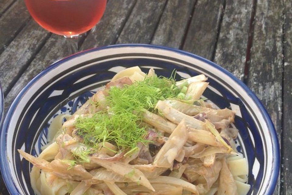 Nudeln mit Fenchel - Zwiebelgemüse