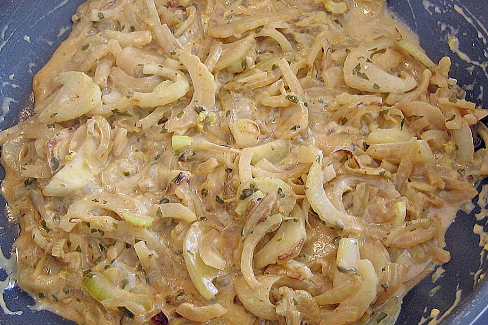 Nudeln mit Fenchel - Zwiebelgemüse