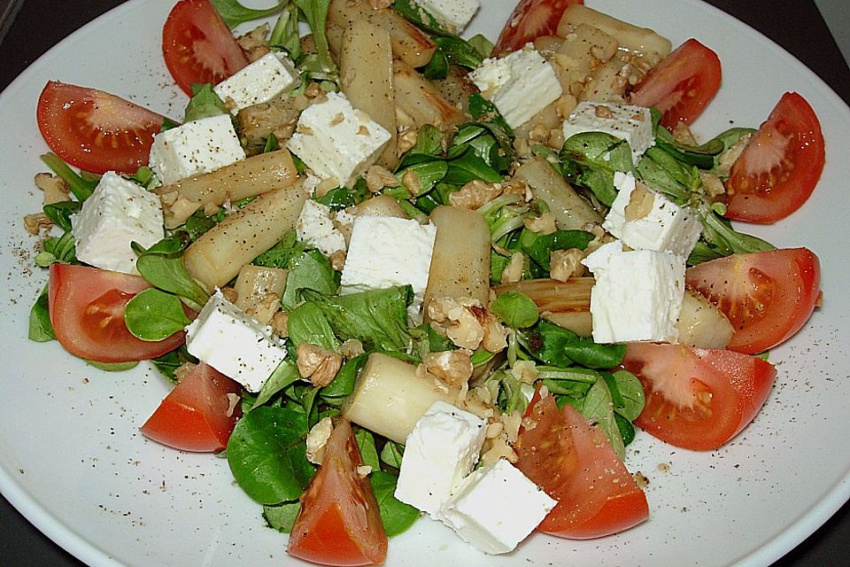 Feldsalat mit gebratenem Spargel