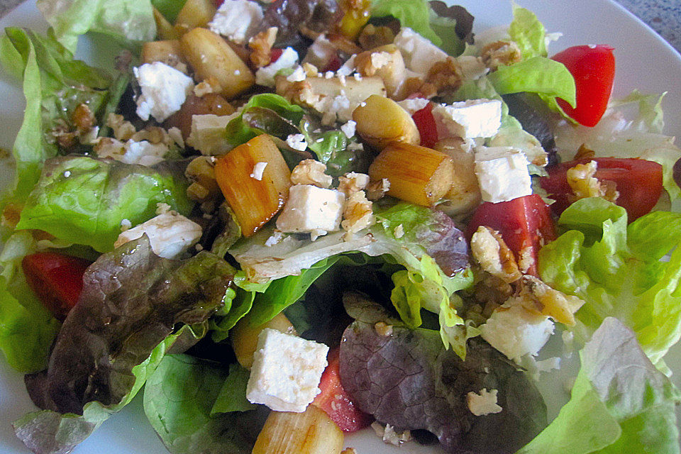 Feldsalat mit gebratenem Spargel