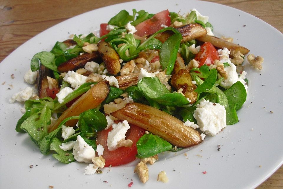 Feldsalat mit gebratenem Spargel