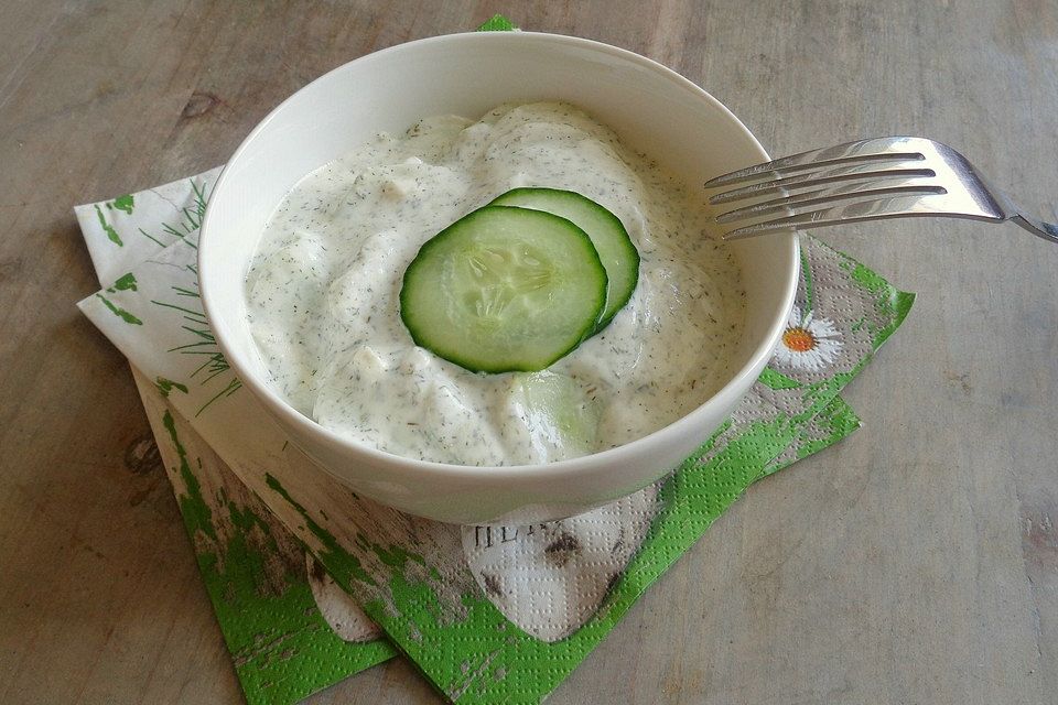 Gurkensalat mit Joghurt