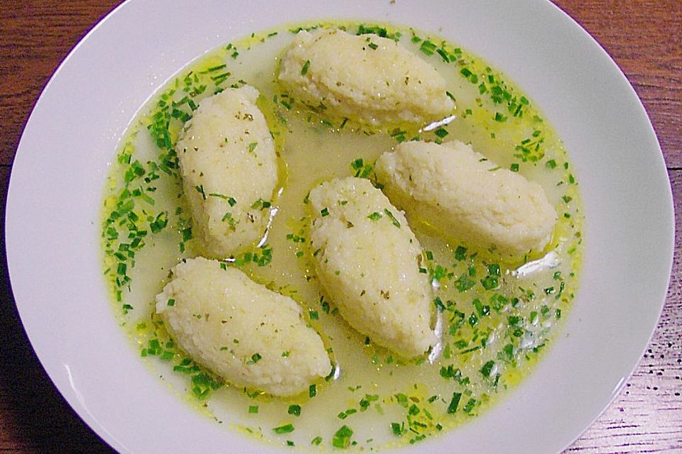 Grießklößchensuppe