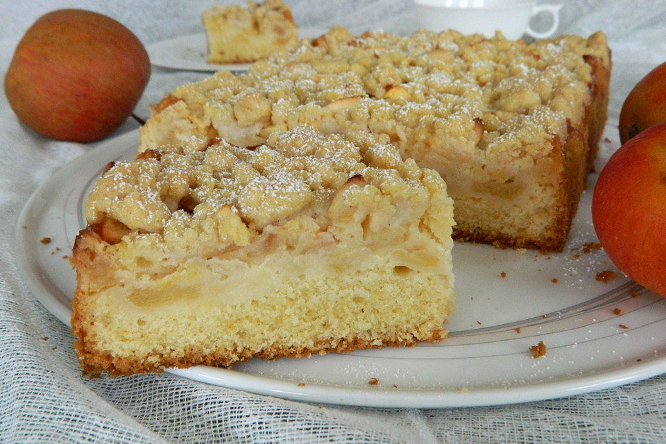 Apfelkuchen mit Zimtstreuseln