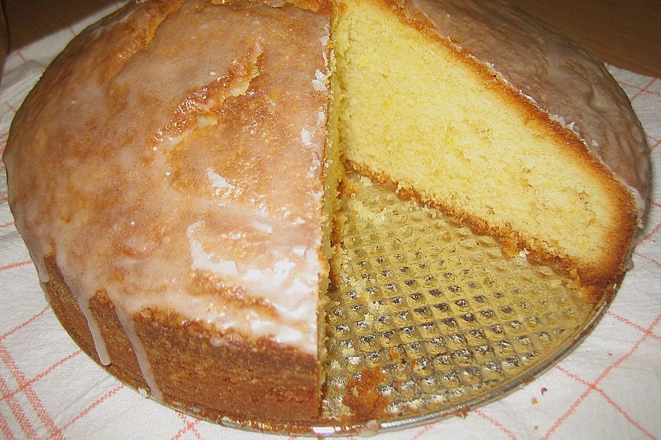 Saftiger Zitronenkuchen