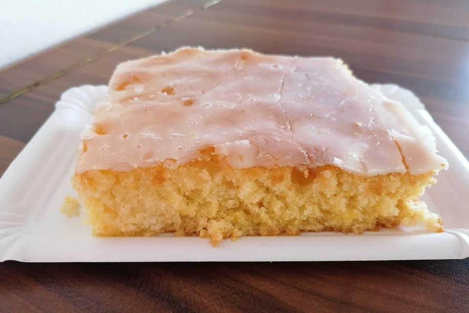 Saftiger Zitronenkuchen