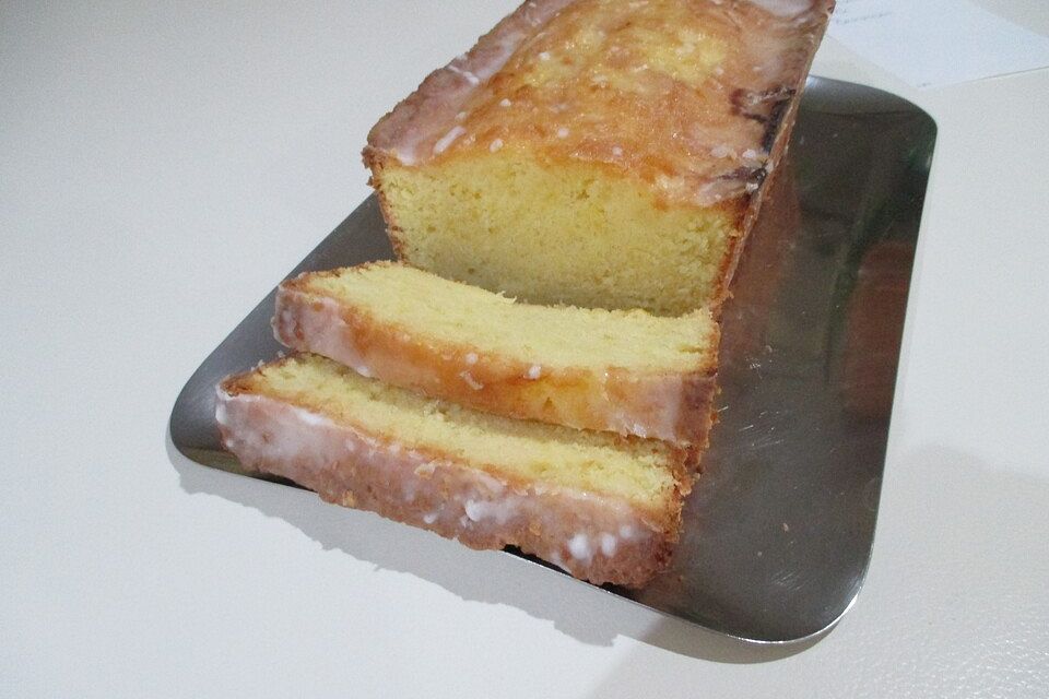 Saftiger Zitronenkuchen