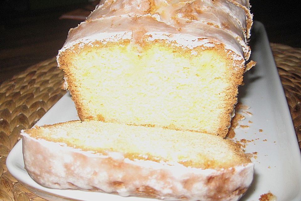 Saftiger Zitronenkuchen