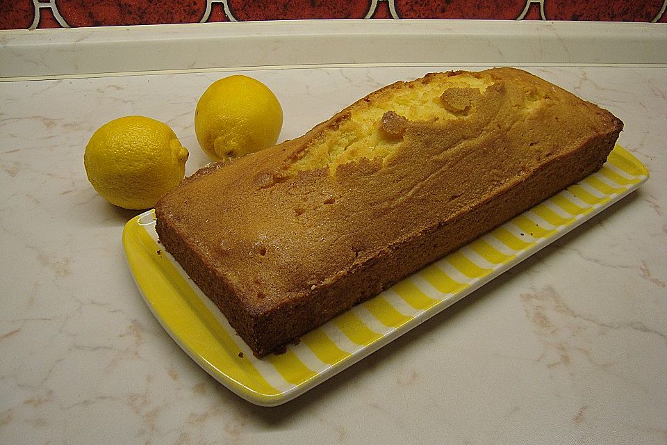 Saftiger Zitronenkuchen