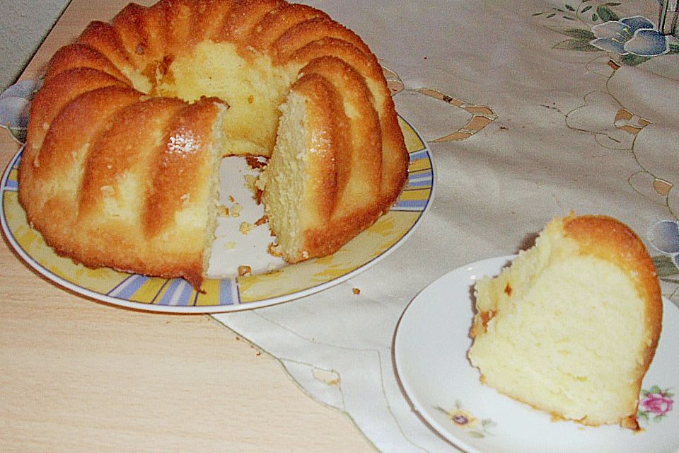 Saftiger Zitronenkuchen