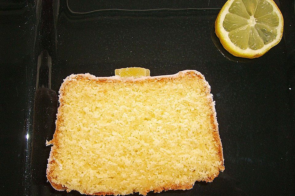 Saftiger Zitronenkuchen