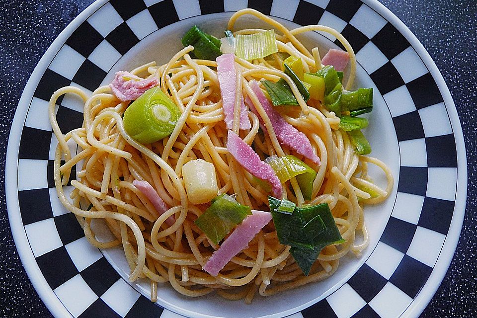 Spaghetti - Salat