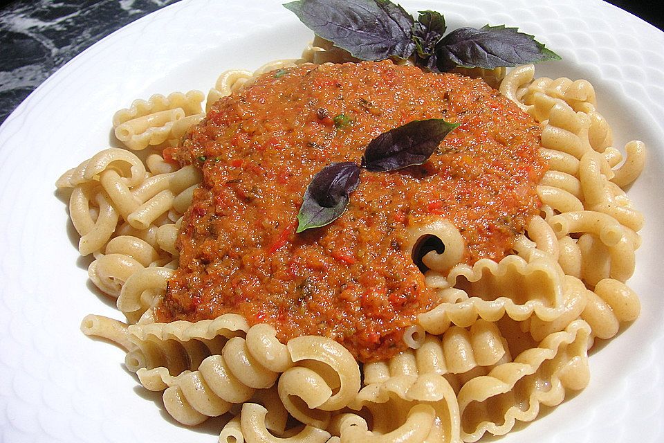 Italienische Tomatensauce mit Gemüse