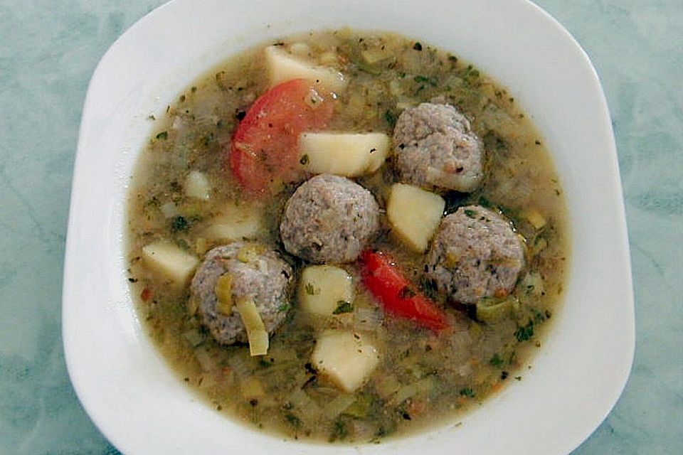 Kartoffelsuppe mit Hackklößchen